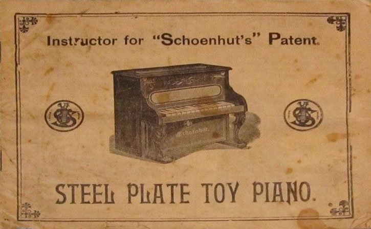 ToyPiano-"Schule" der Firma Schoenhut (U.S.A.), ca. Anfang 20. Jahrhundert.