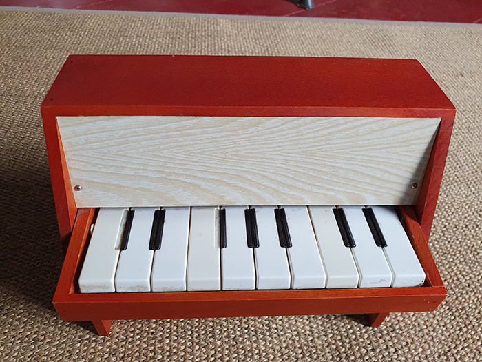 ToyPiano Musikus-Studio 'Gongklang', Pianino-Form, Klangstäbe